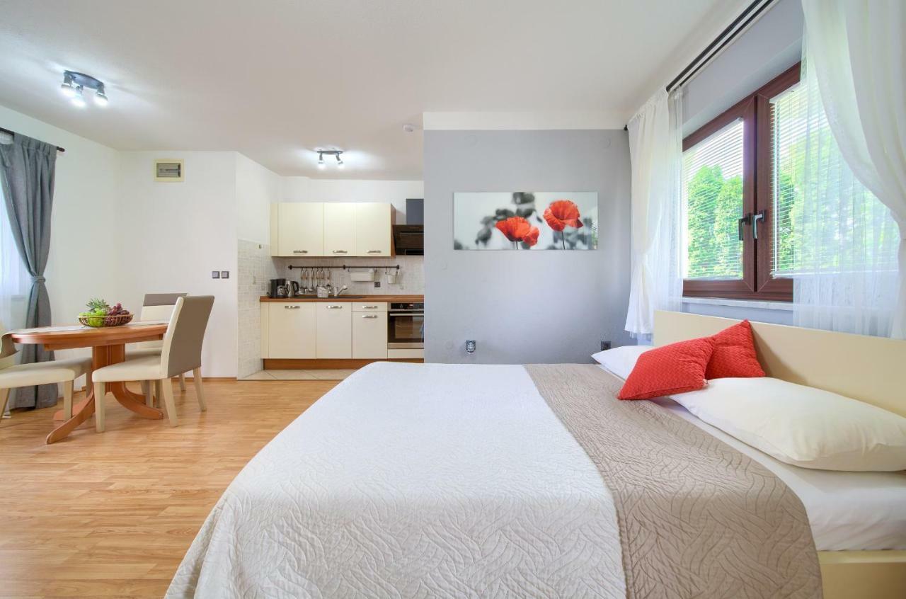 Apartments Stolfa 크르크 외부 사진